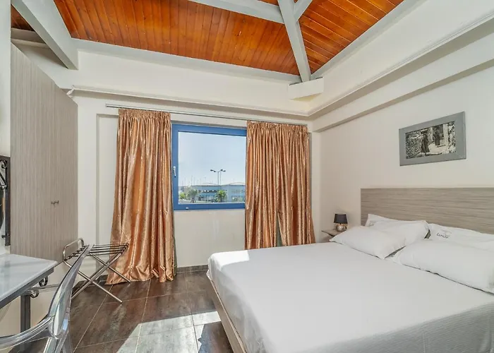 Ianos Hotel